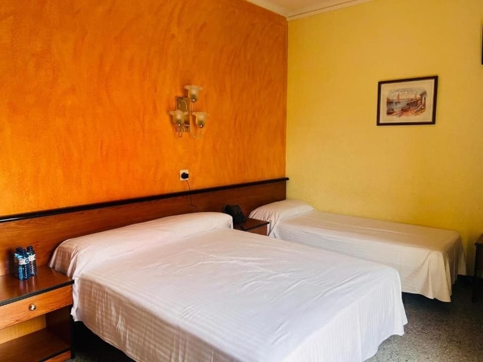 Family Room, Pets Allowed, City View | Desk, free WiFi