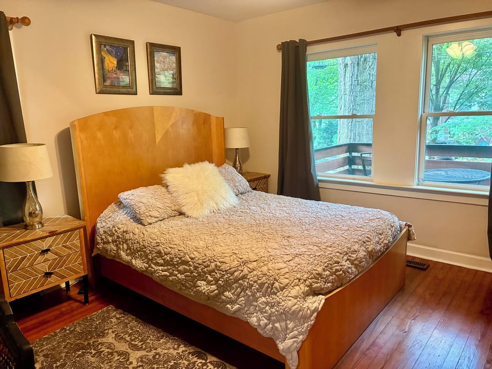 Downstairs Queen with Saatva mattress