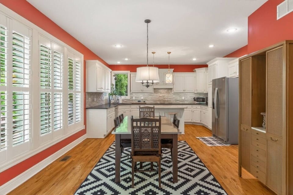 Kitchen dining area for easy meals and comfortable everyday use.