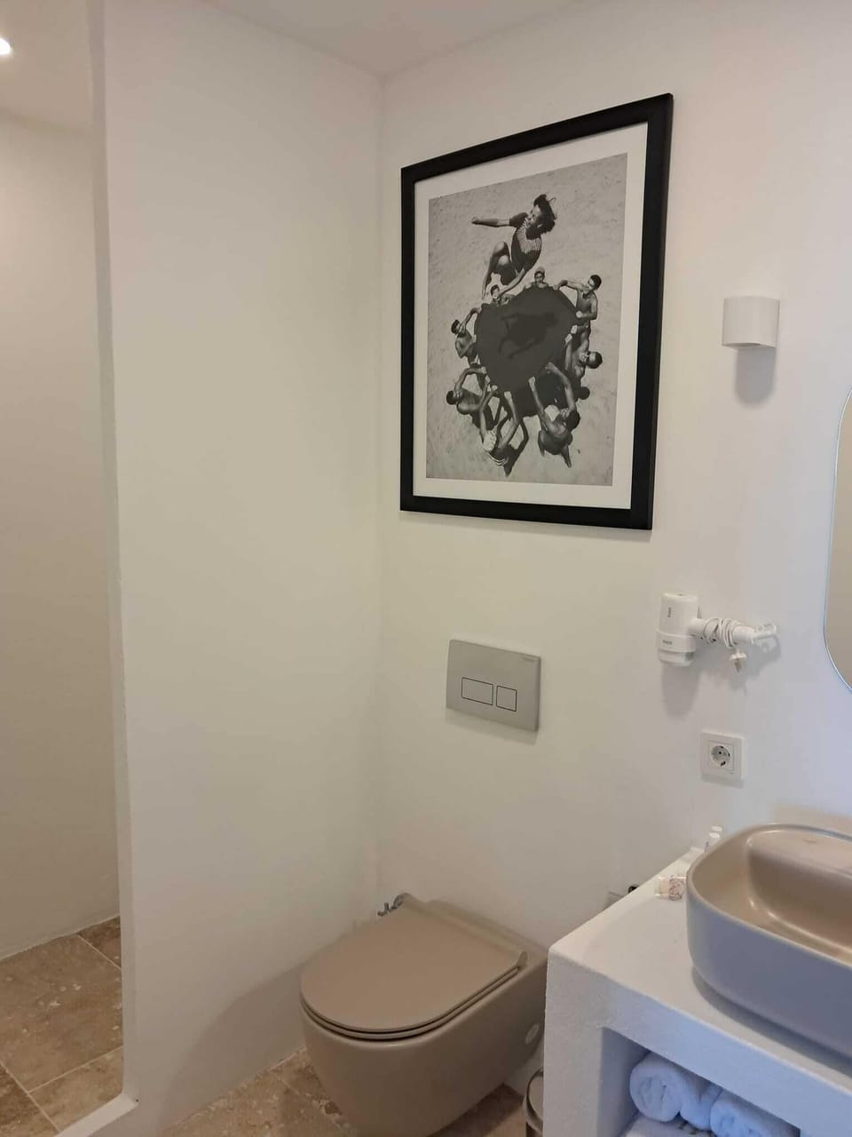 Comfort Double Room | Bathroom | Free toiletries, hair dryer, slippers, towels