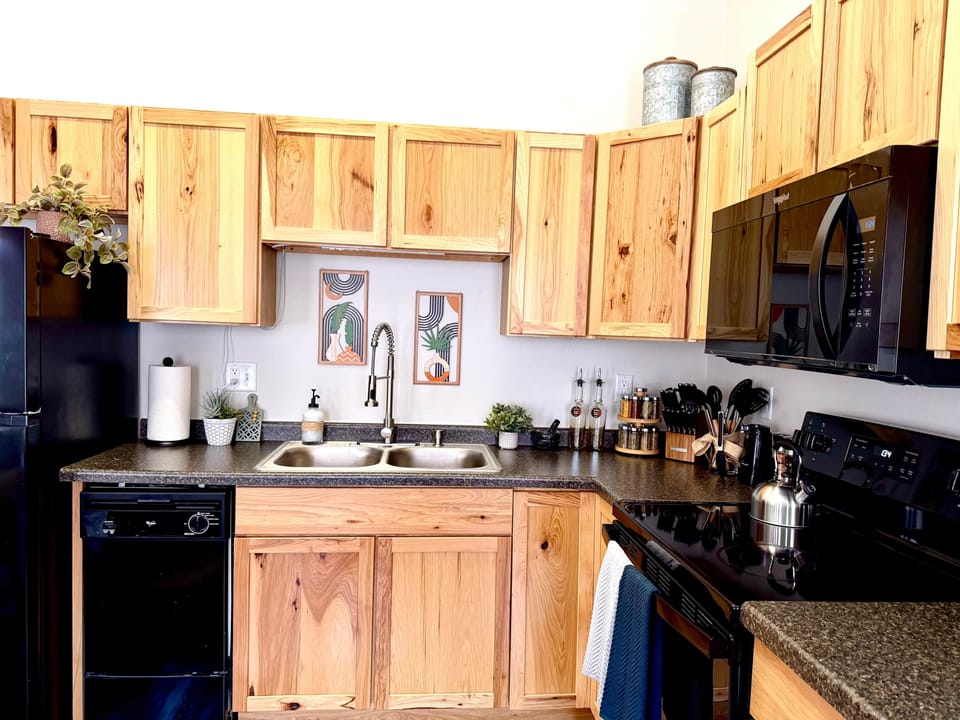Lake Ave Lofts- Cascade kitchen