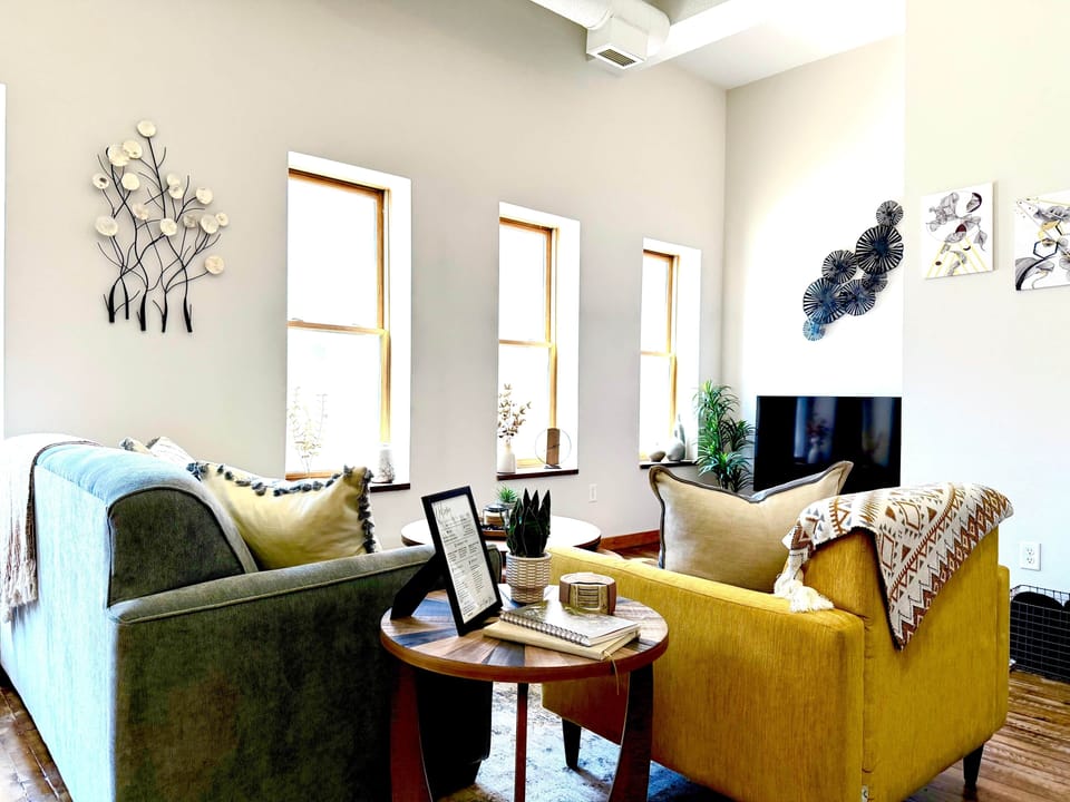 Lake Ave Lofts- Cascade LR