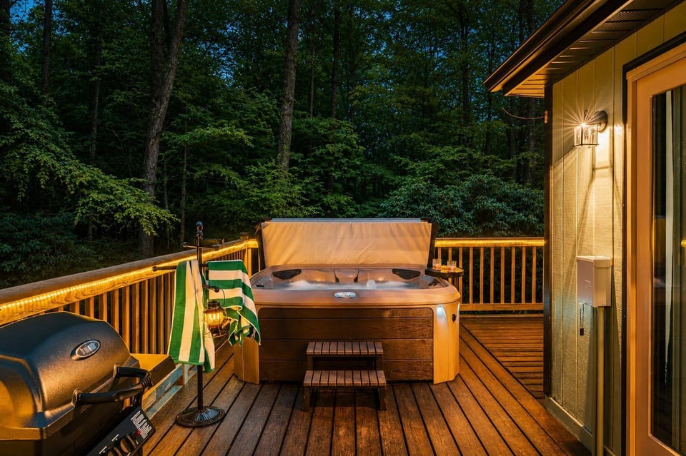 🔥 Propane grill and hot tub side by side — dinner and a soak.