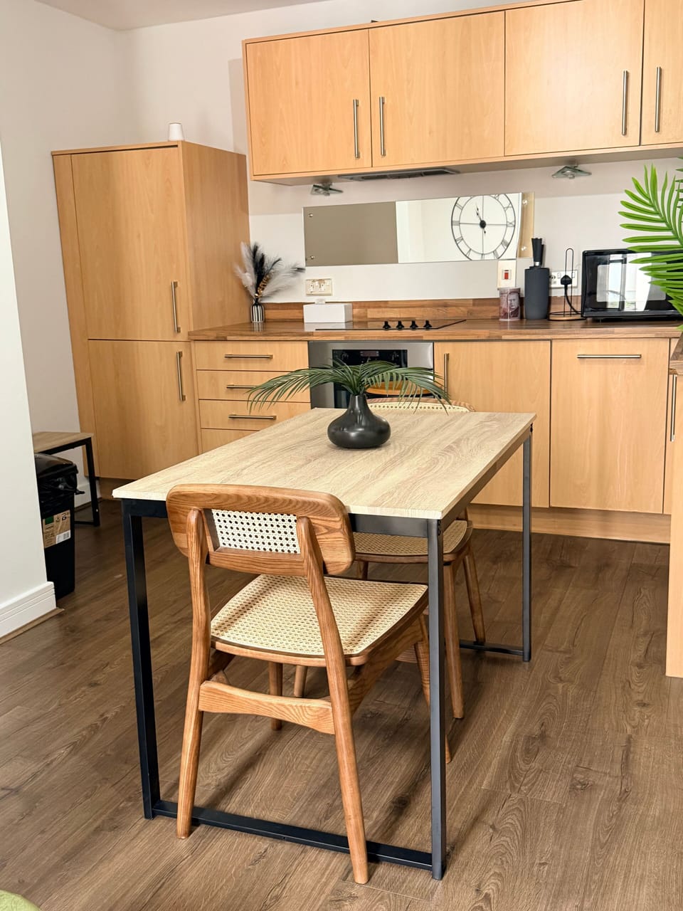 Apartment, 1 Bedroom, Accessible, Fireplace | Dining room