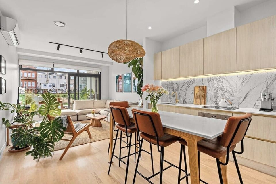 Modern decor and light bright setting