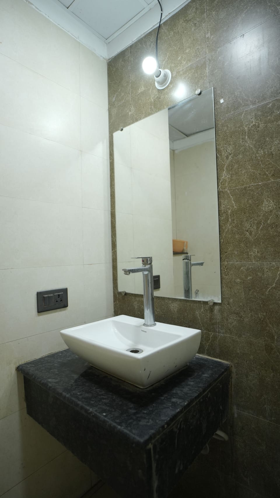 Deluxe Double or Twin Room | Bathroom