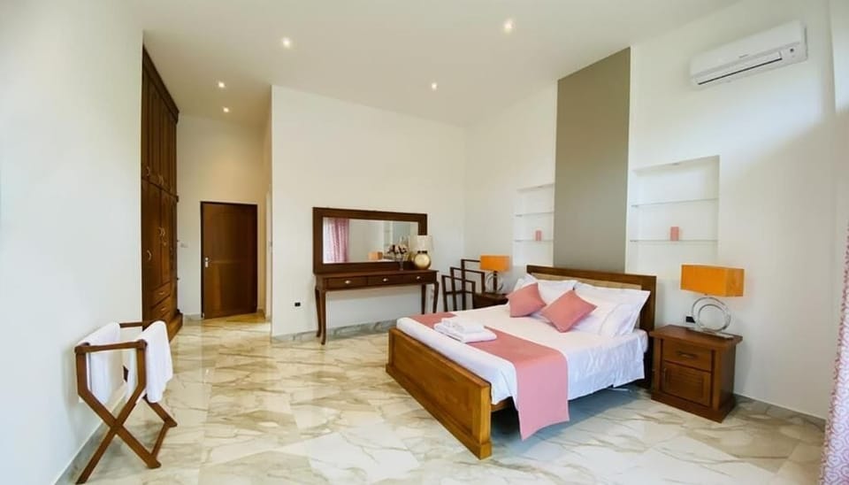 Deluxe Double Room, Garden View | Desk, iron/ironing board, free WiFi