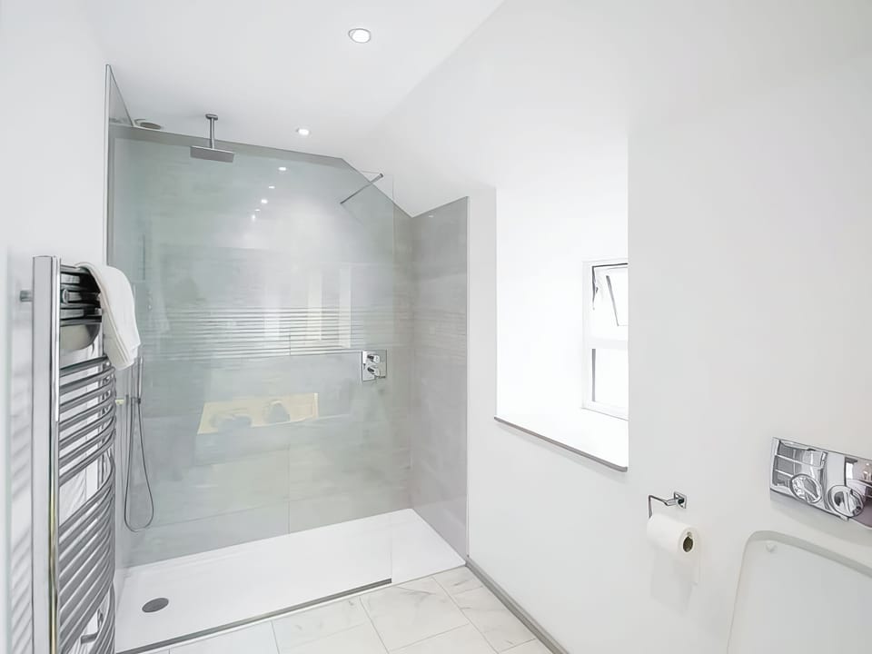 Shower room | 9 Chapel Street, Conwy