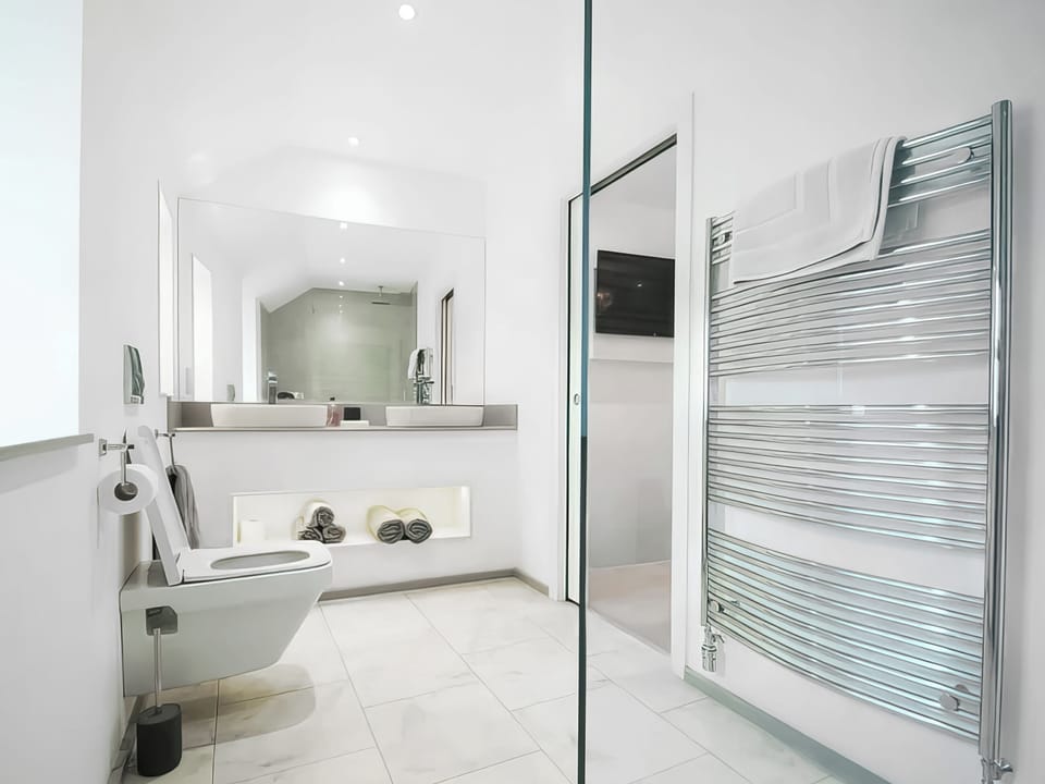 Shower room | 9 Chapel Street, Conwy
