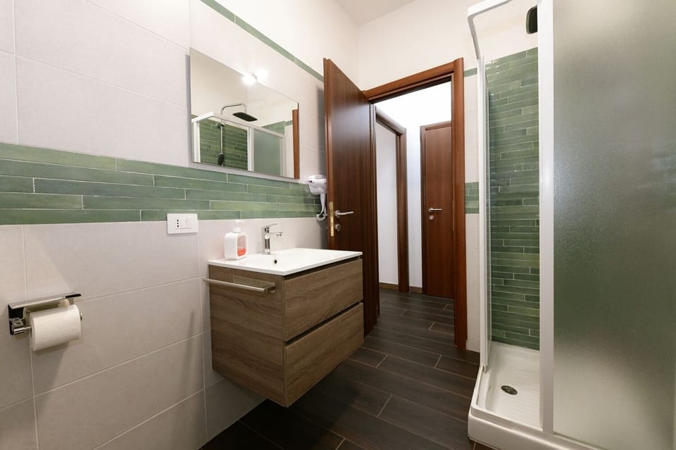 Double or Twin Room, City View | Bathroom