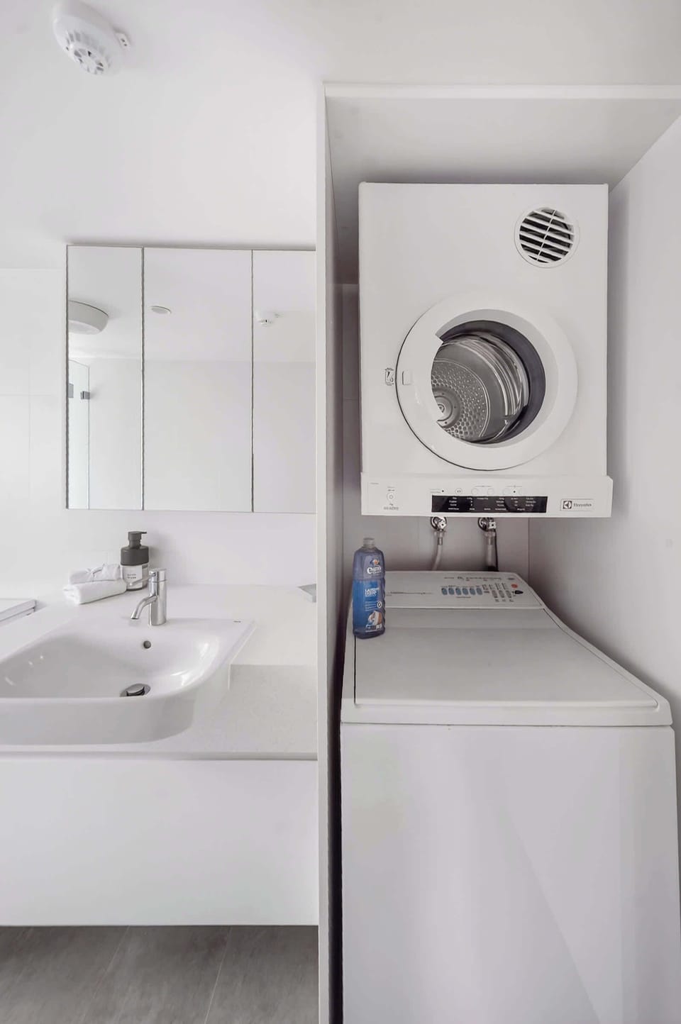 Built in laundry with both washing machine and dryer. 