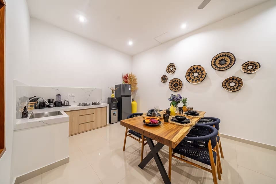 Deluxe Villa, 2 Bedrooms, Private Pool | Dining
