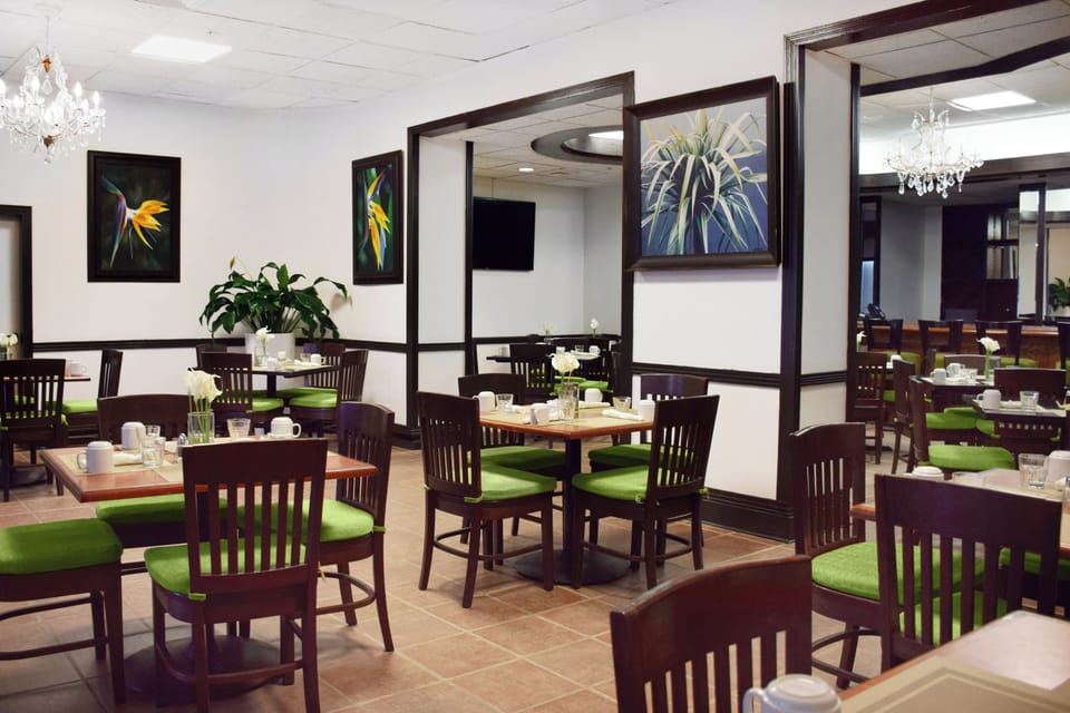 Restaurant on site (located in the lobby)