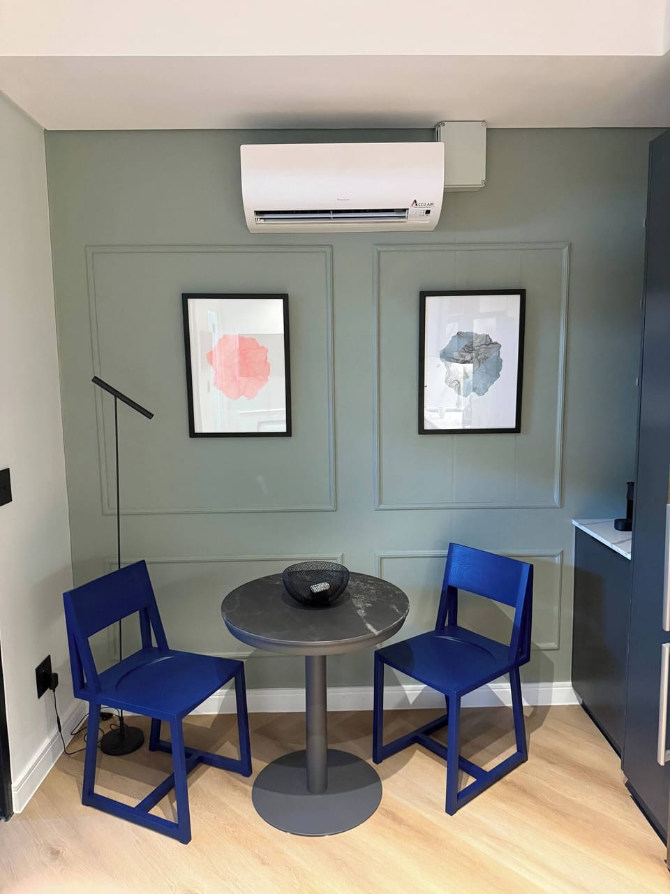 Apartment, 1 Bedroom, Smoking | Dining room