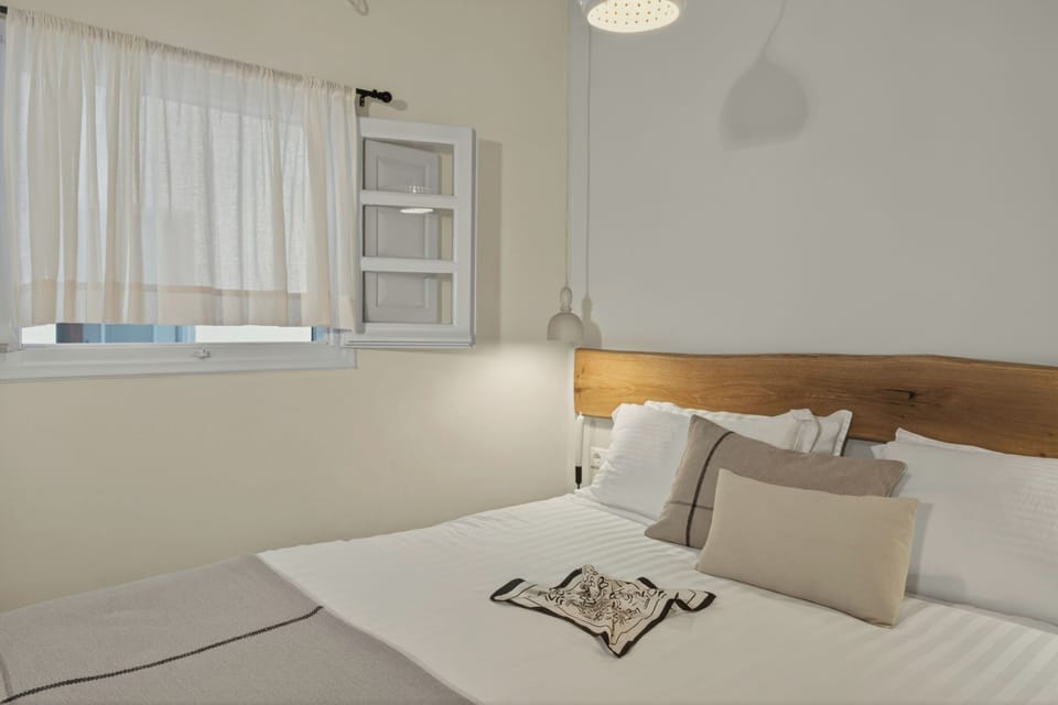 Classic Double Room, Garden View | In-room safe, blackout drapes, free WiFi, bed sheets