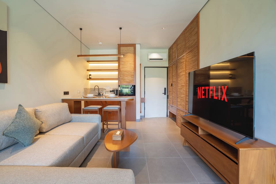 Studio, City View | Living room