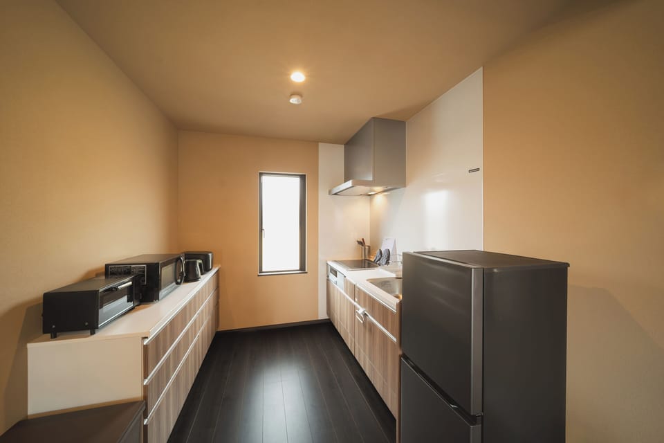 Deluxe Villa, River View | Private kitchen | Full-size fridge, stovetop, cookware/dishes/utensils