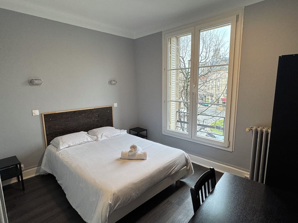 Double Room | Desk, soundproofing, iron/ironing board (on request), cribs (surcharge)