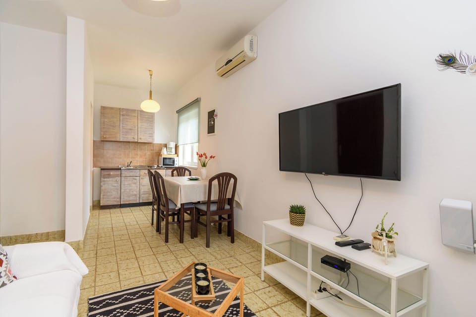 Apartment (A1) | Living room | Netflix, streaming services