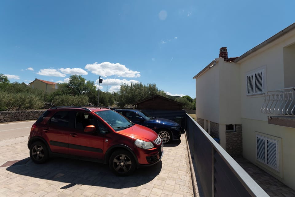 Free self parking