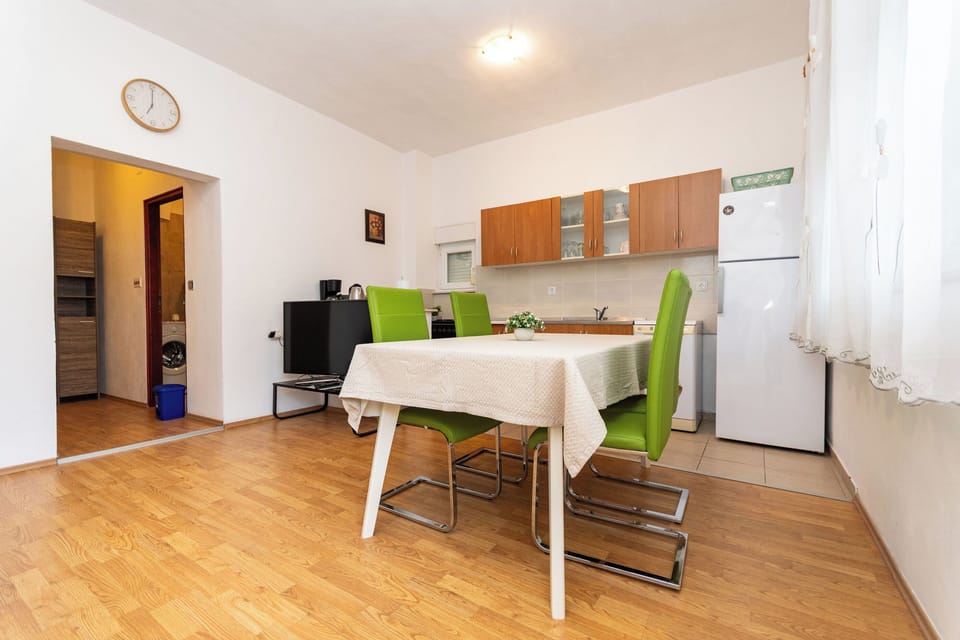 Apartment (A1) | Private kitchen | Espresso maker, fridge, microwave, oven