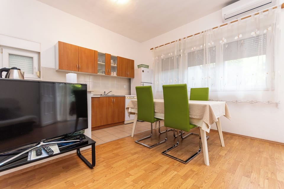 Apartment (A1) | Private kitchen | Espresso maker, fridge, microwave, oven