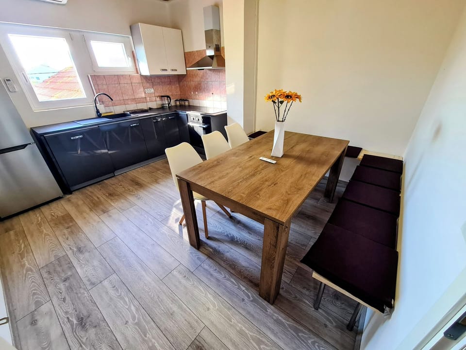House | Private kitchen | Fridge, oven, stovetop, dishwasher