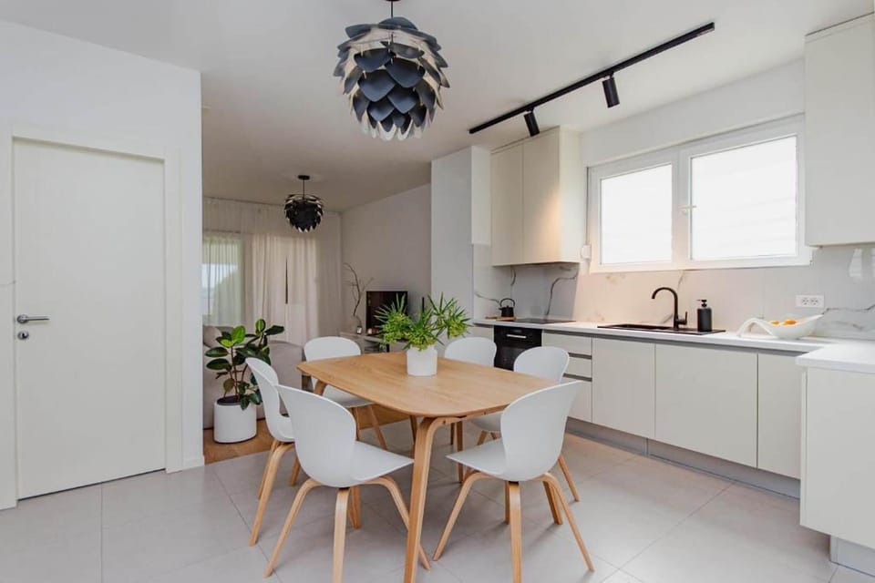 Apartment (A1) | Private kitchen | Fridge, microwave, oven, stovetop