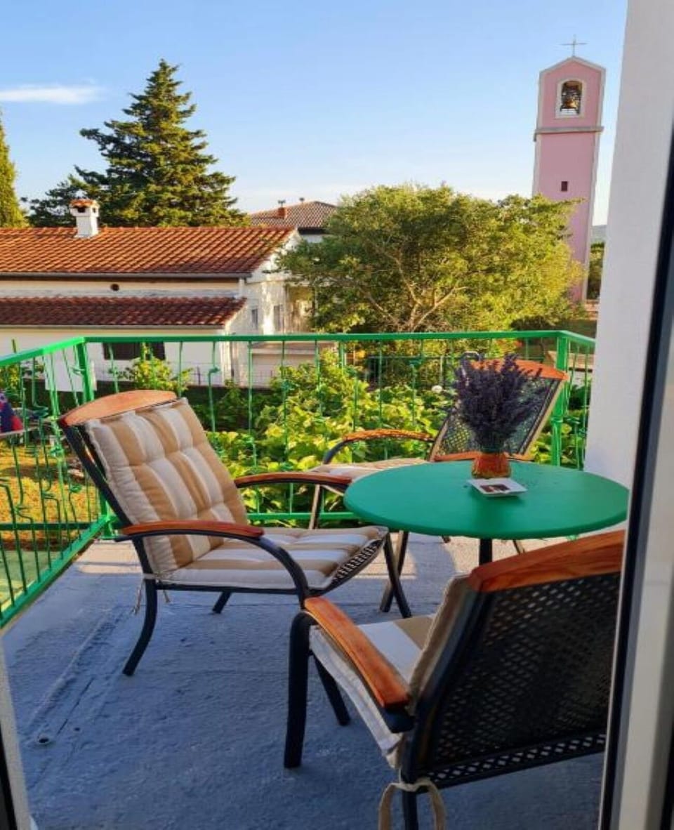 Studio (A1) | Balcony