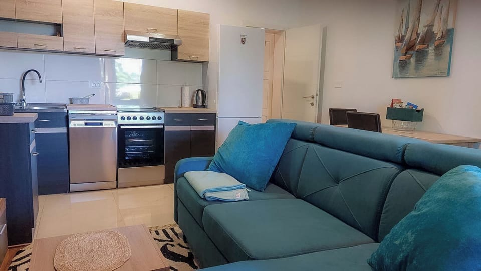 Apartment (A1) | Living room | Smart TV