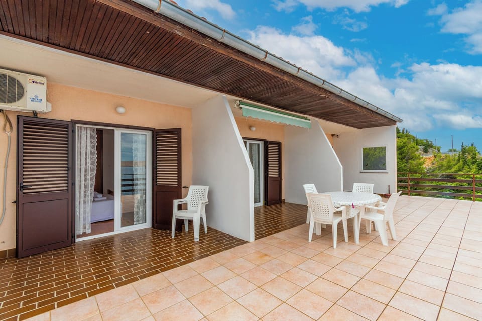 Apartment (A1) | Outdoor dining