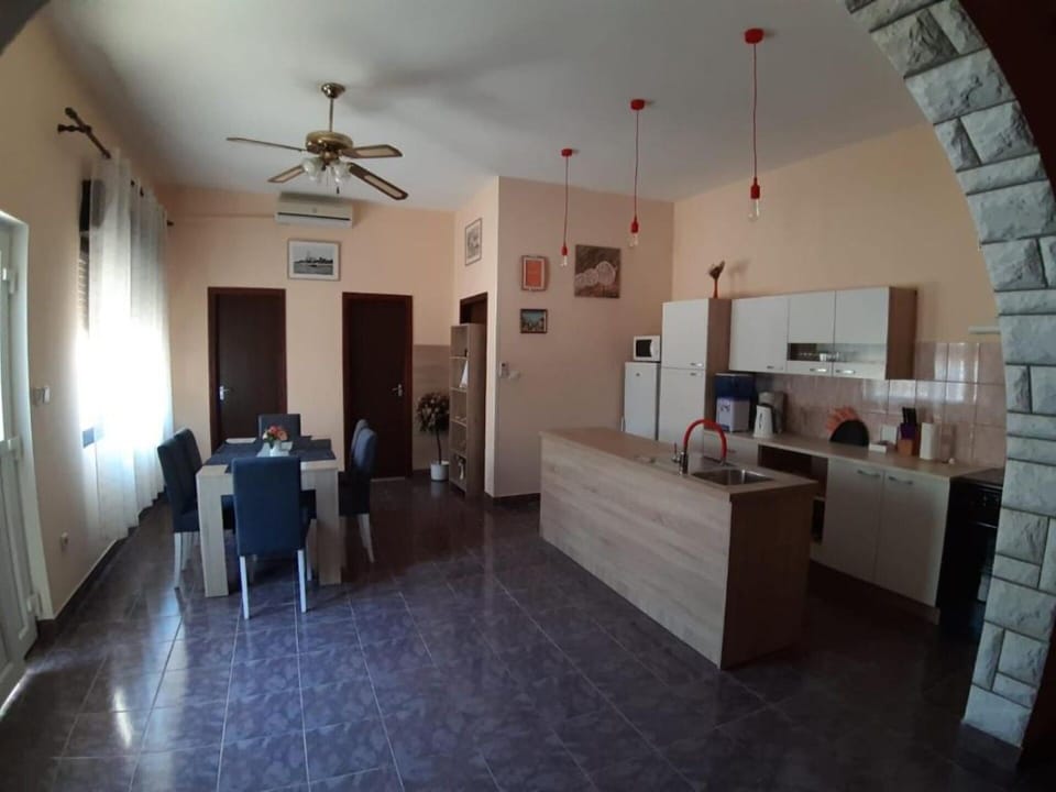 Apartment (A1) | Private kitchen | Microwave, oven, dishwasher, espresso maker