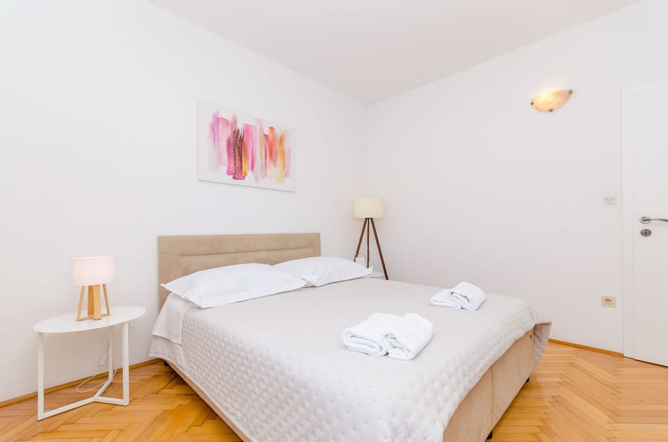 Apartment (A2) | Iron/ironing board, WiFi (free)
