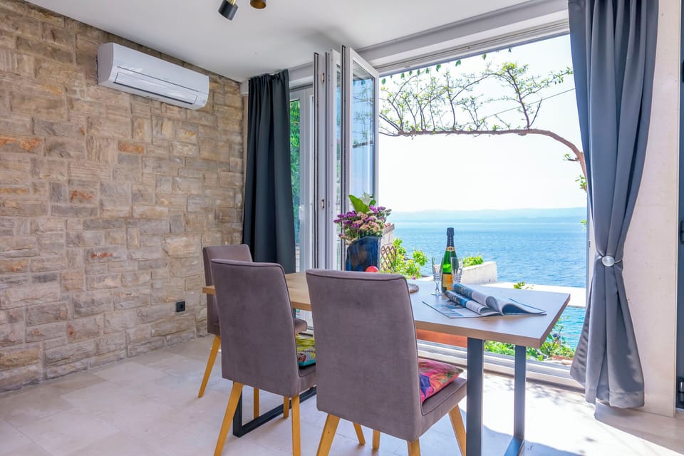 Apartment (A1) | Dining