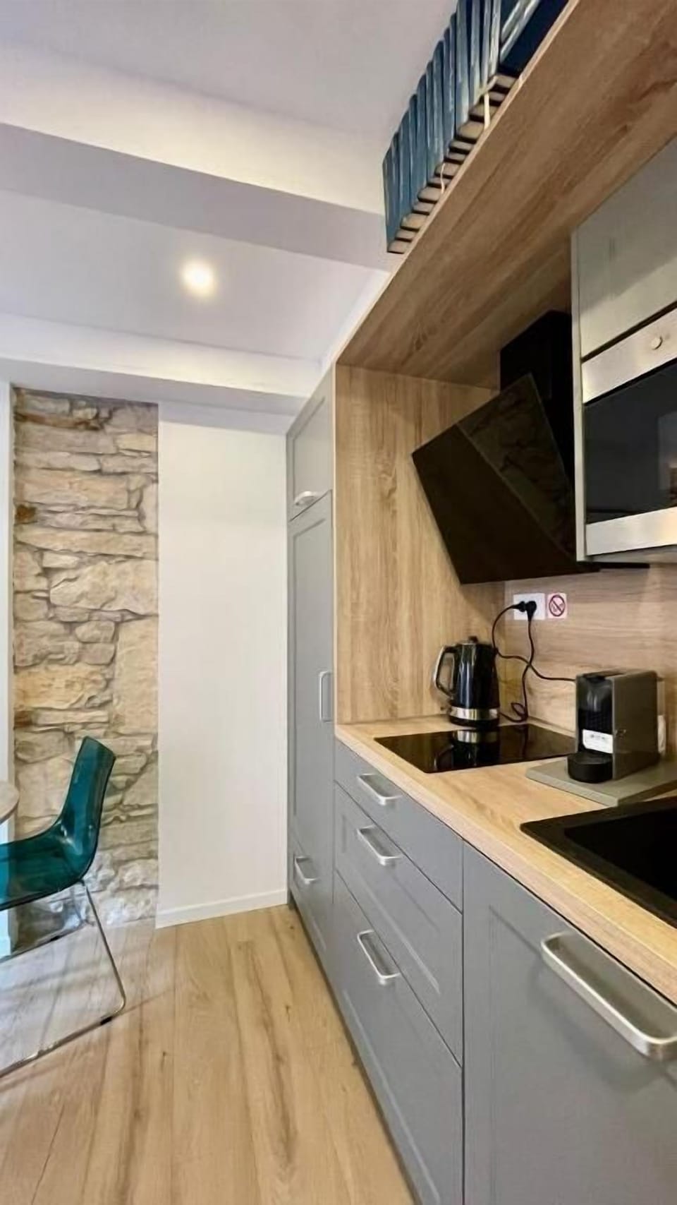 Studio (A1) | Private kitchen | Mini-fridge, stovetop, dishwasher, espresso maker