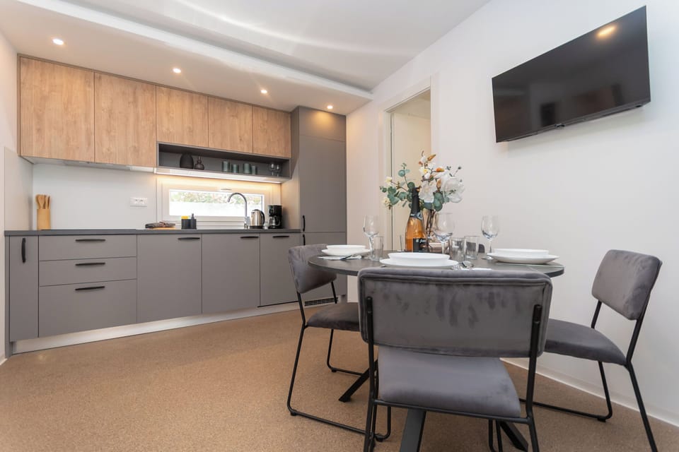 House | Private kitchen | Fridge, stovetop, dishwasher, espresso maker