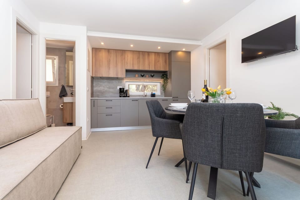 House | Living room | Smart TV