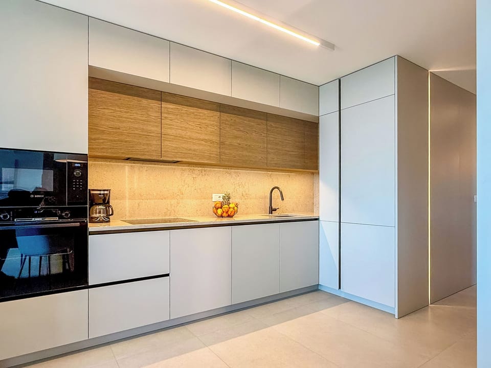 Apartment (A1) | Private kitchen | Fridge, microwave, oven, stovetop