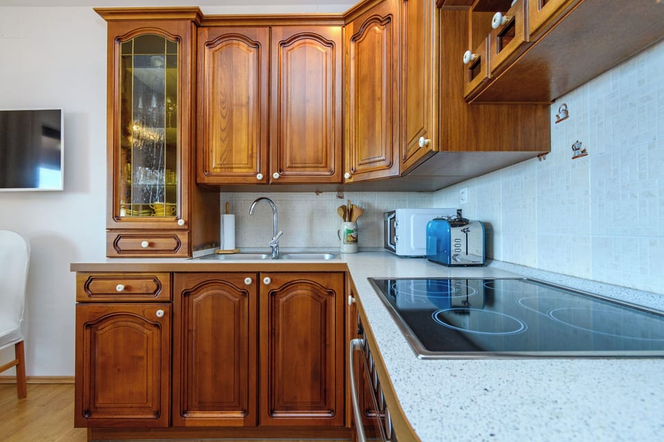 Apartment (A1) | Private kitchen | Fridge, oven, stovetop, espresso maker