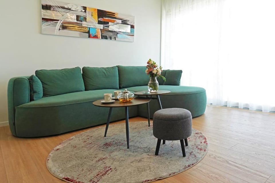 Apartment (A1) | Living room | Smart TV