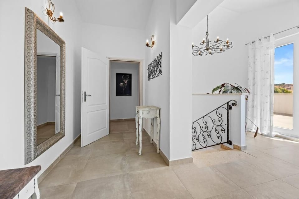 Villa | Hallway