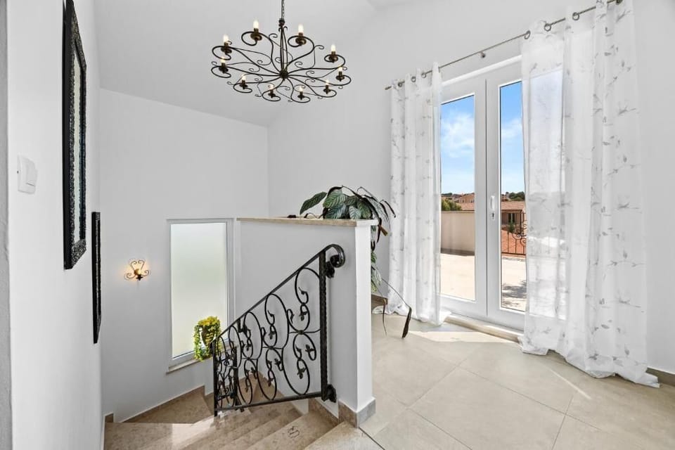 Villa | Hallway