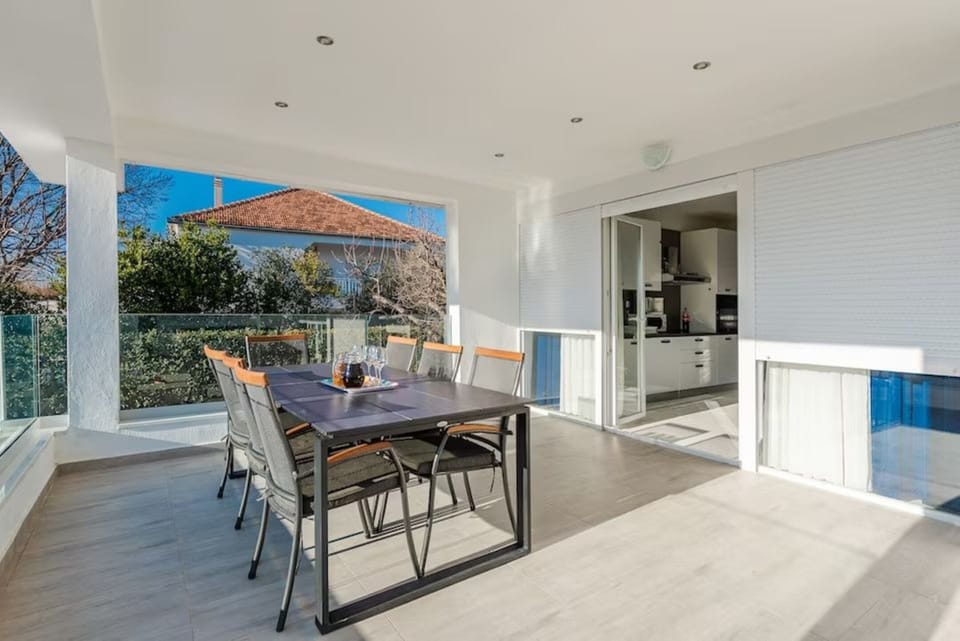 Villa | Terrace/patio