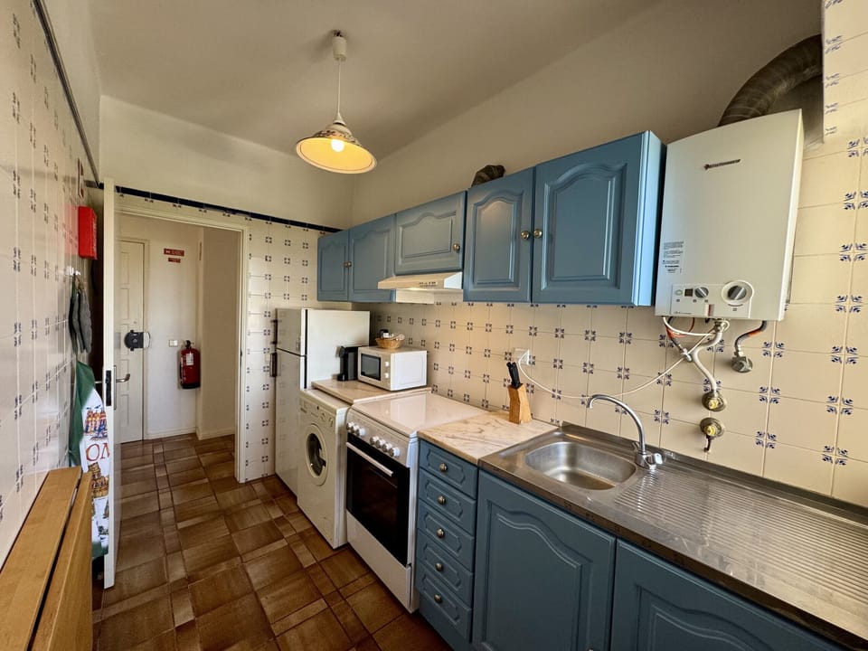 Microwave, coffee/tea maker