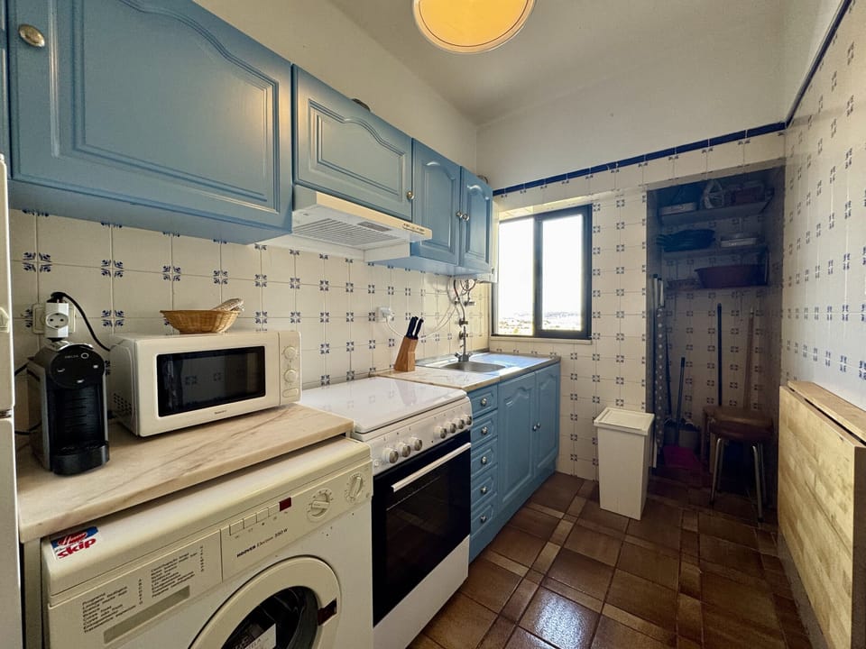 Microwave, coffee/tea maker