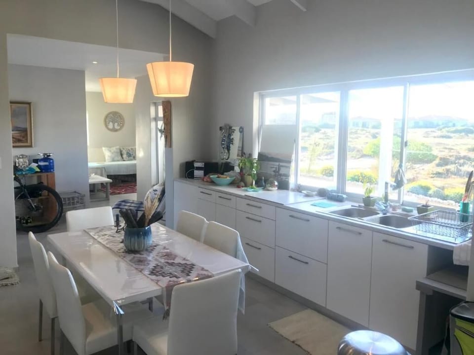 House, 3 Bedrooms, Fireplace | Dining room