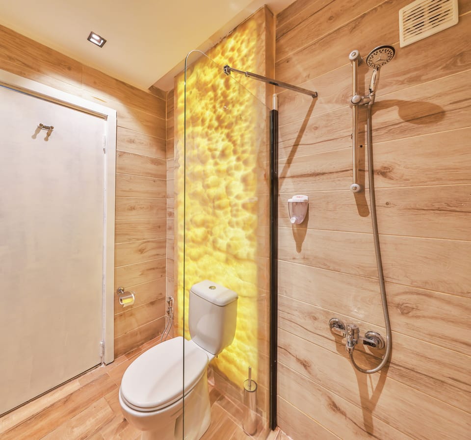 Deluxe Twin Room, City View | WiFi (free), bed sheets