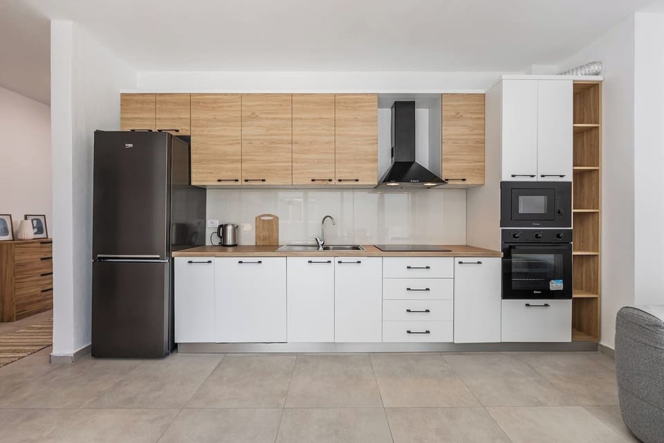 Fully-equipped kitchen