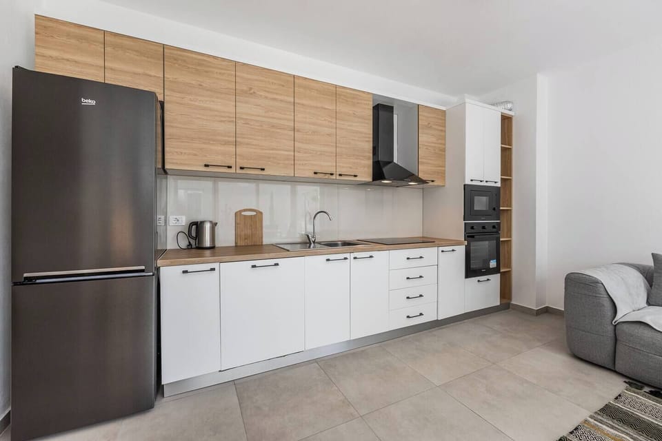 Fully-equipped kitchen