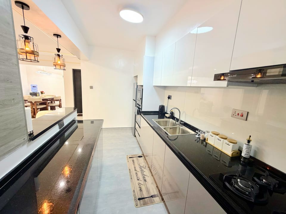 Standard Apartment, 2 Bedrooms, Balcony, City View | Private kitchen